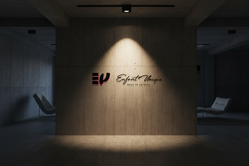 Enfvnt Unique — Spotlight op Gegraveerde Muur